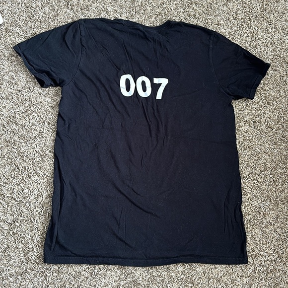 black T shirt - Picture 2 of 2